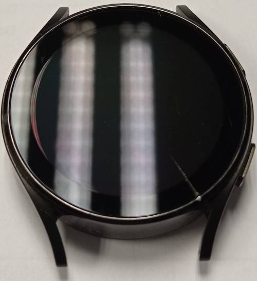 Samsung Galaxy Watch 4 (40mm) + Extra Strap **Please see photos for scratch**