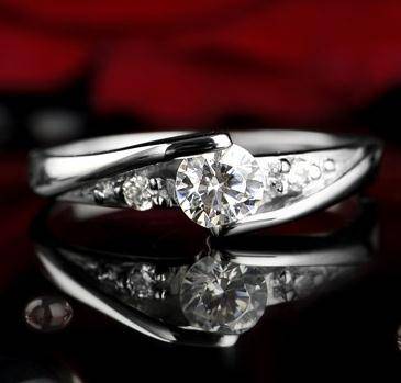 Fashion Jewelry Beautiful Stunning Round Brilliant Cut 18k Gold Plated Ring--Size 9