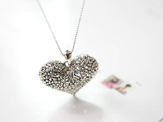 Fashion Jewelry Beautiful Sweater Chain / Necklace