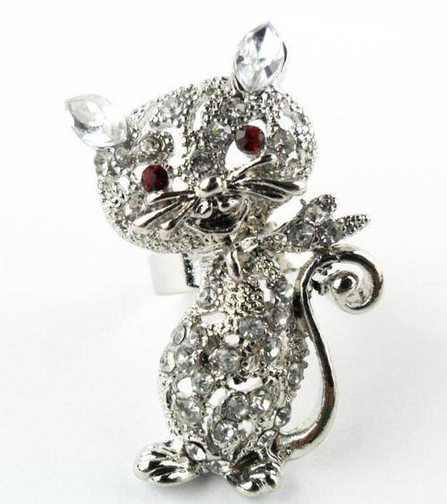 Lovely Lady's Dress Ring !