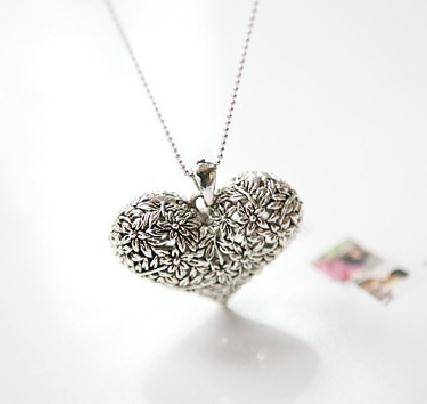 Fashion Jewelry Beautiful Heart Shape  Sweater Chain / Necklace