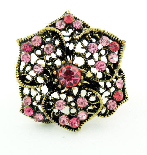 Lovely Lady's Dress Ring !