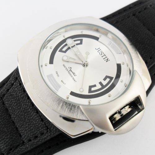 Stylish and Large Metal Case with Leather Band Men's Watch