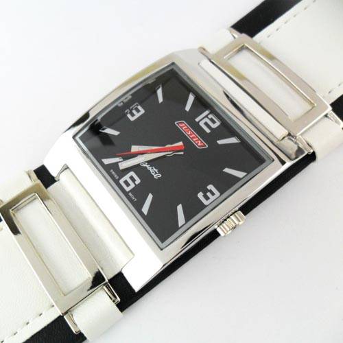 Stylish and Large Metal Case with Leather Band Men's Watch