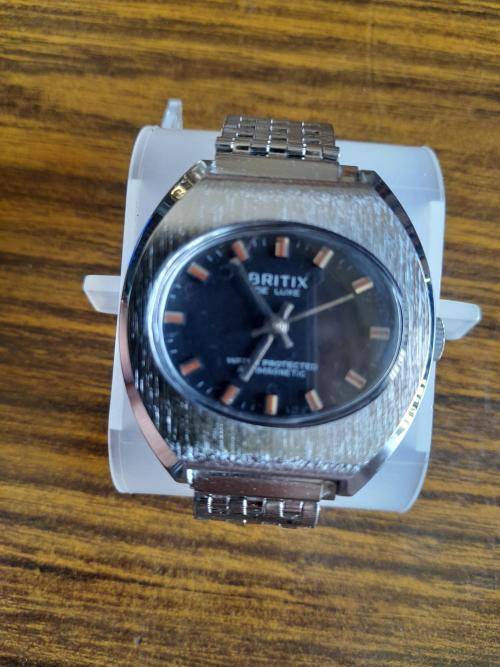 ANTIQUE BRITIX WIND UP WRIST WATCH SWISS MADE BRUSHED STEEL FINISH