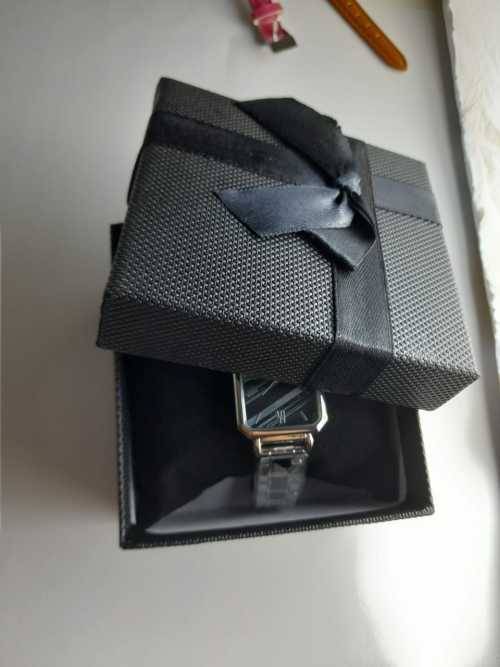 Womens stunning watch new