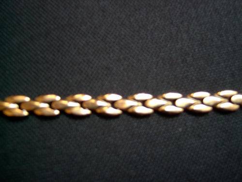 beautiful ladies bracelet 9ct gold plated