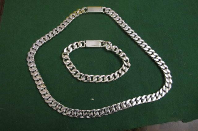 Costume Jewellery - Gucci - necklace 51 cms and bracelet 22 cms
