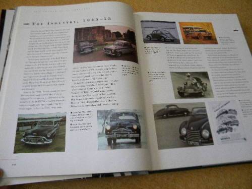 THE ENCYCLOPEDIA OF CLASSIC CARS From 1945 to 1975  by Martin Buckley
