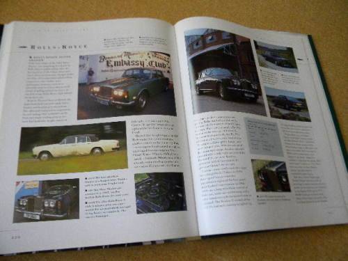 THE ENCYCLOPEDIA OF CLASSIC CARS From 1945 to 1975  by Martin Buckley