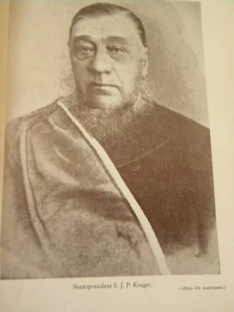 DIE HELDE - ALBUM VAN ONS VRYHEIDSTRYD  deur P.H.S. van Zyl  (Verhaal en foto's)  (J)