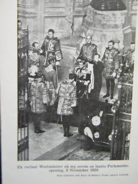 `N KONING VERTEL Die Herinneringe van die Hertog van Windsor  Vertaling: Otto E. Schwellnus