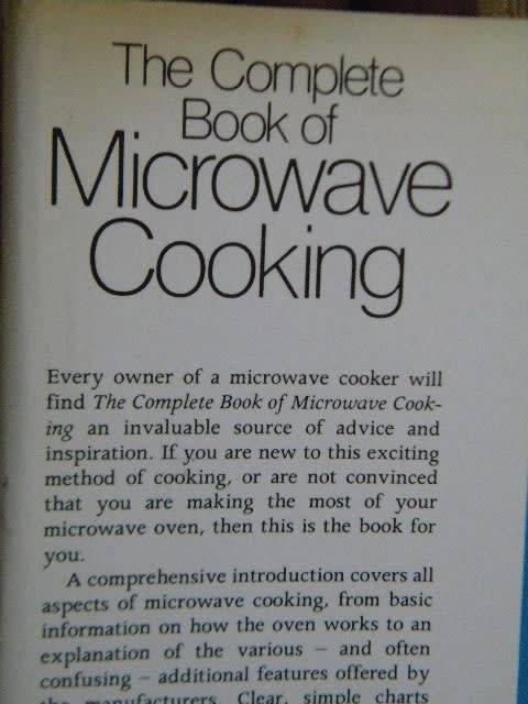 THE COMPLETE BOOK OF MICROWAVE COOKING   by Carol Bowen