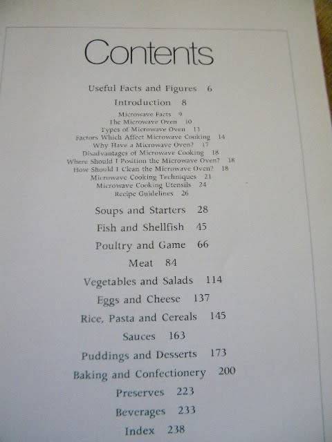 THE COMPLETE BOOK OF MICROWAVE COOKING   by Carol Bowen