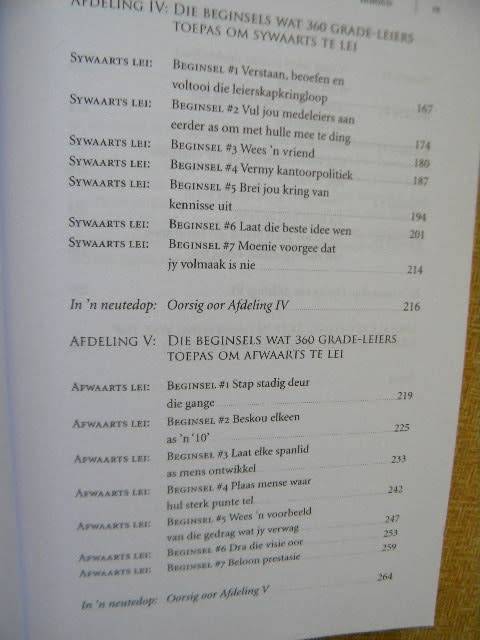 DIE 360° LEIER Ontwikkel jou invloed vanaf enige plek in jou organisasie  deur John C. Maxwell