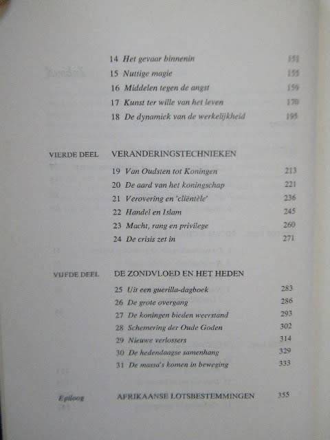 AFRIKANEN  Een inleiding tot bun cultuur  by Basil Davidson  Vertaling: Margrit de Sablonier
