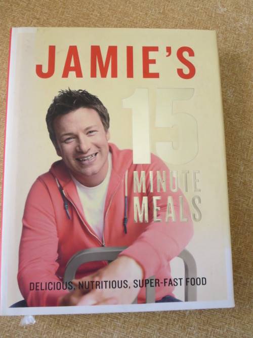 JAMIE`S 15 MINUTE MEALS  Delicious, Nutritious and Super-fast food