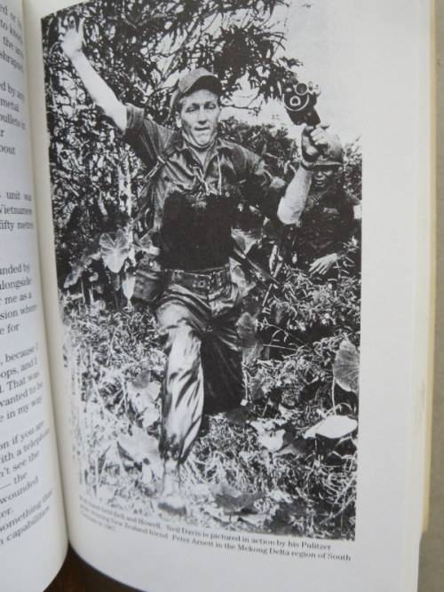 ONE CROWDED HOUR  Neil Davis Combat Cameraman 1934-1985  by Tim Bowden