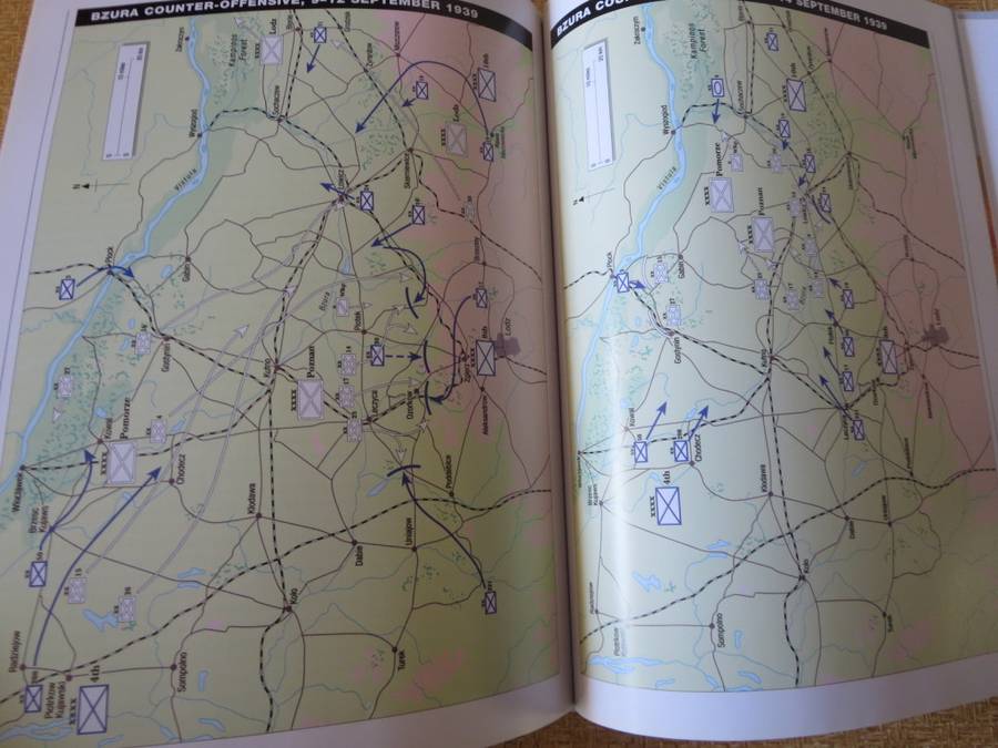 BATTLES OF WORLD WAR II  POLAND 1939. Germanys `lightning strike` Book 1
