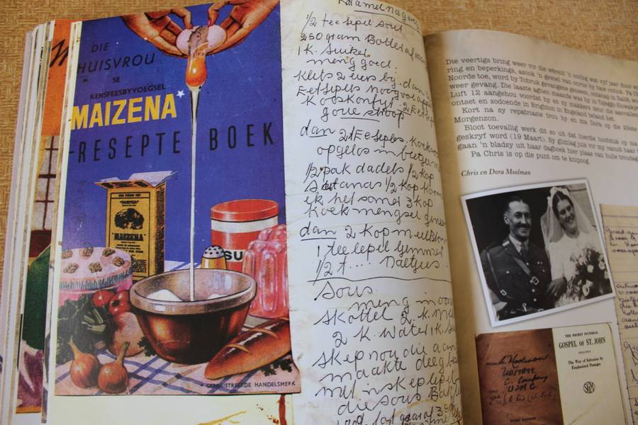 UIT OUMA SE UITSETKIS deur Nico Moolman. (Resepte, kultuur en verlange)