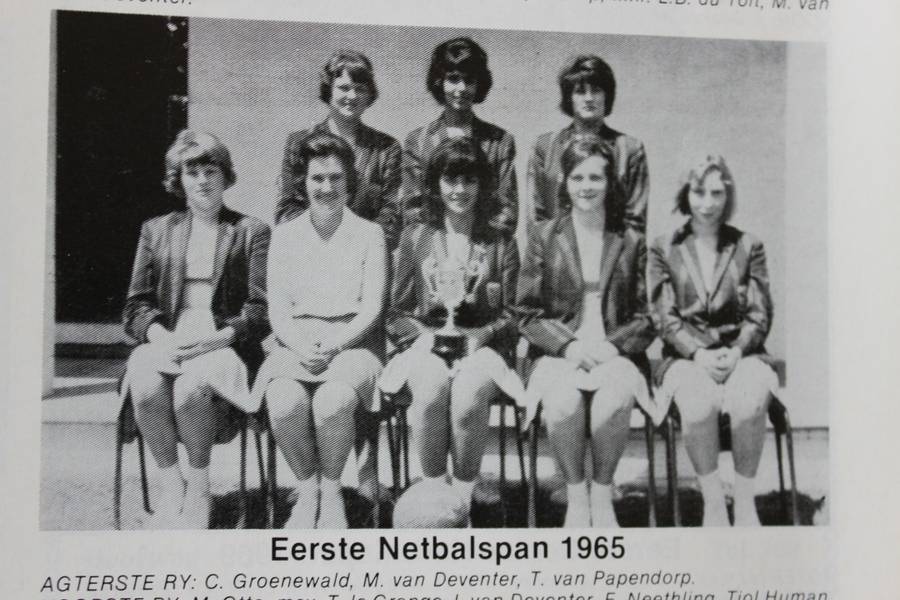 HOËRSKOOL RIVIERSONDEREND. Feesblad 1940-1990.