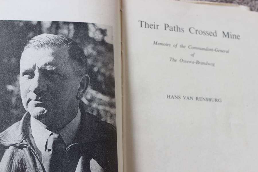 THEIR PATHS CROSSED MINE. Hans van Rensburg. (Memoirs: The Ossewa-Brandwag)  (P)