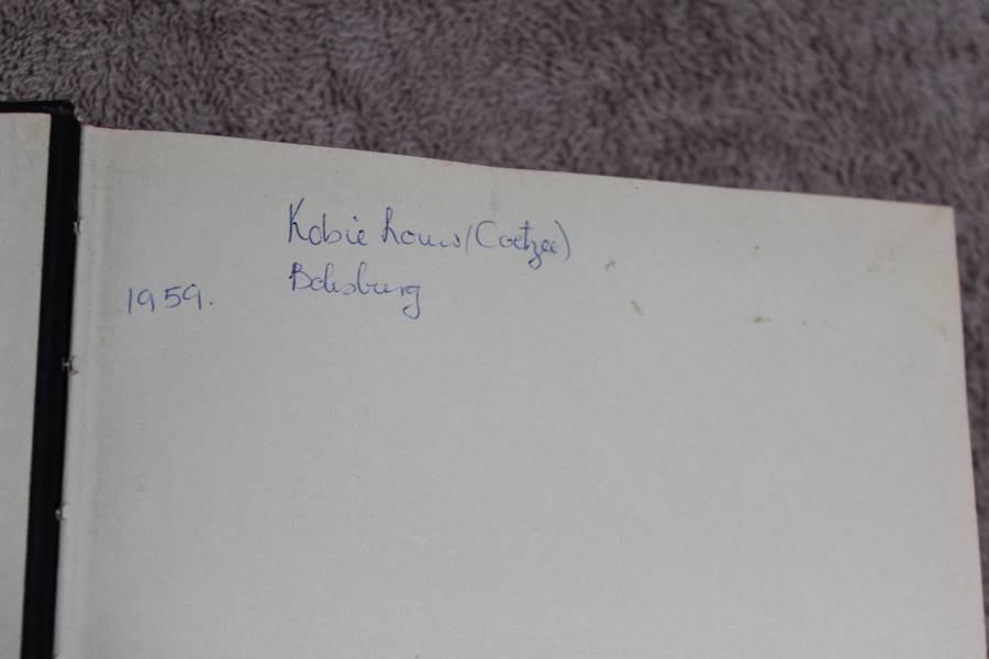 DIE BYBEL MET VERKLARENDE AANTEKENINGE IN DRIE VOLUMES