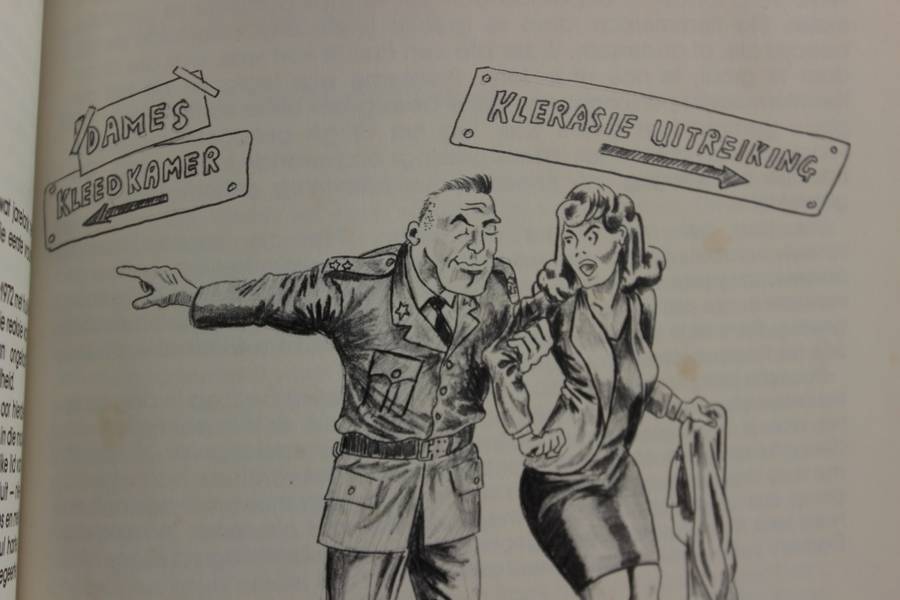 POLISIE-PRAATJIES EN PENSKETSE deur Majoor Crafford, Kaptein Dippenaar en Majoor Potgieter.    (W)