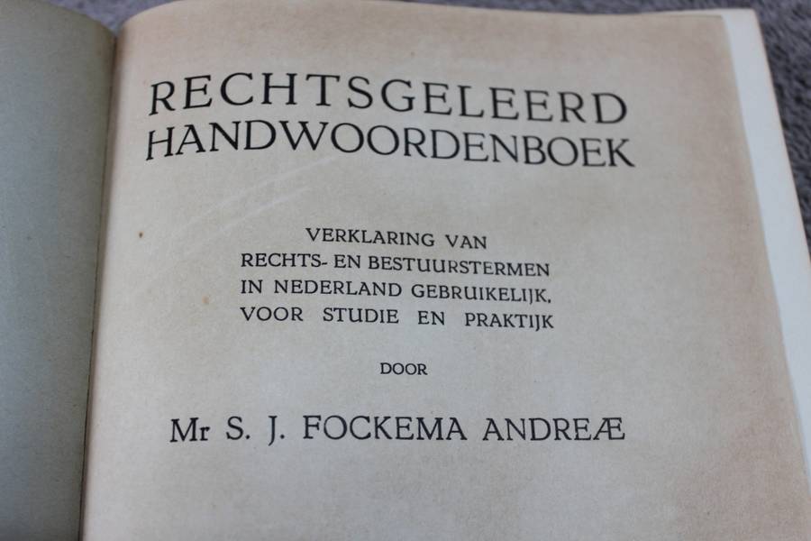 RECHTSGELEERD. Handwoordenboek door Mr. S.J. Fockema Andreae.   (W)
