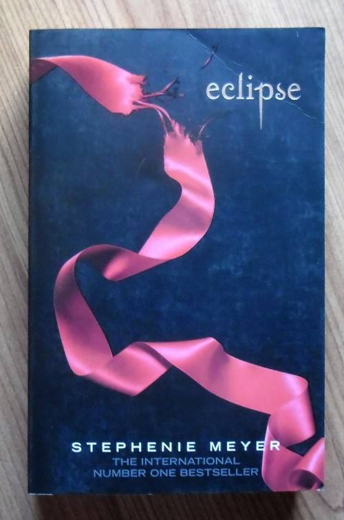 ECLIPSE by Stephanie Meyer