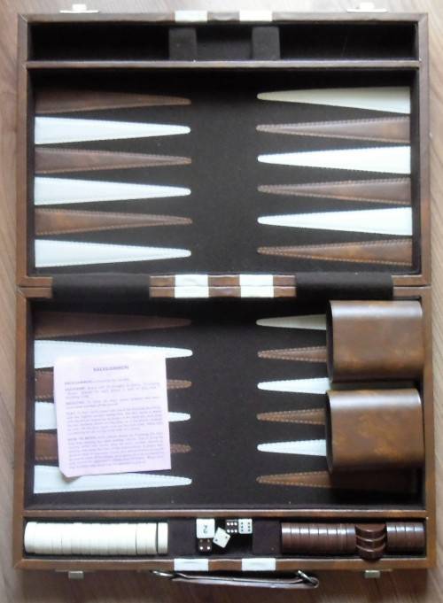 BACKGAMMON