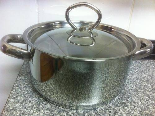 BRAND NEW 16CM SAUSE PAN + LID HEAVY BOTTOM