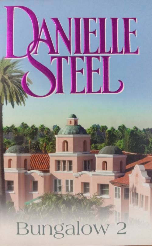 Danielle Steel book set- Amazing grace,Bungalow 2 and Sisters