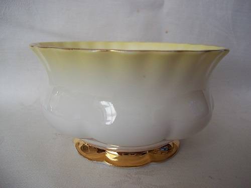 Vintage light yellow Royal Albert "Rainbow" sugar bowl - c1955