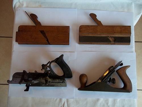 4 Antique/ vintage woodwork planes for 1 bid
