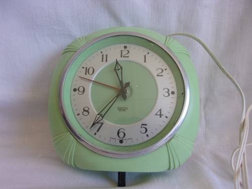 Art deco light green bakelite Smiths Sectric wall clock