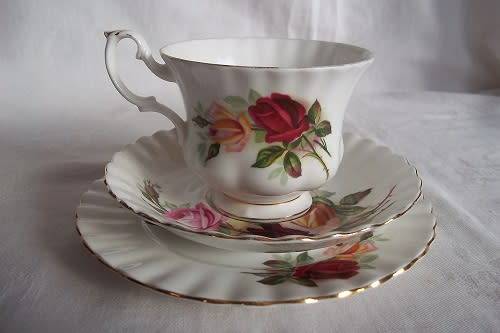 Vintage Royal Albert King's Ransom small trio - cup chipped