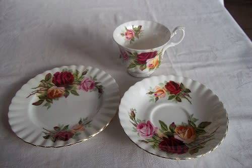 Vintage Royal Albert King's Ransom small trio - cup chipped