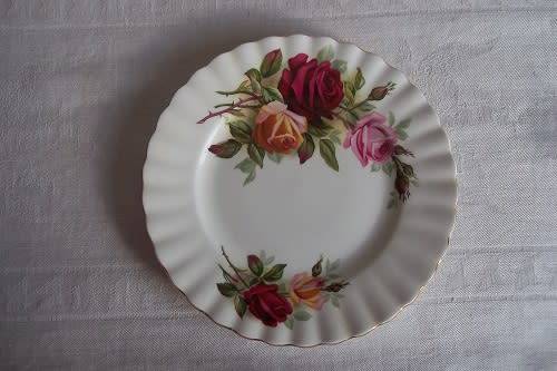Vintage Royal Albert King's Ransom small trio - cup chipped