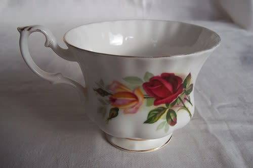 Vintage Royal Albert King's Ransom small trio - cup chipped