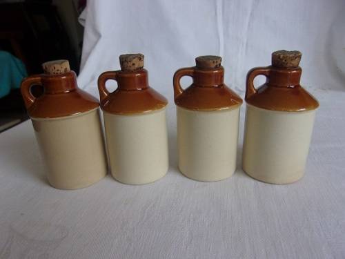 5 Vintage stoneware storage jars for your kitchen