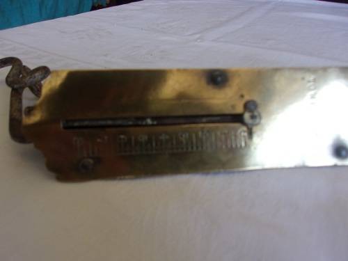 2 Vintage spring balance scales for 1 bid