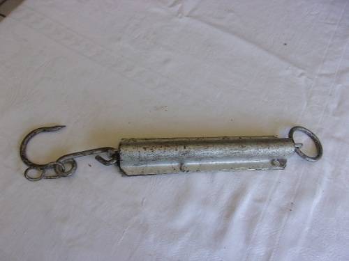 2 Vintage spring balance scales for 1 bid