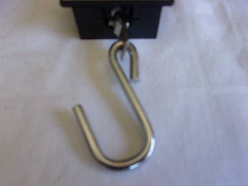 2 Vintage spring balance scales for 1 bid