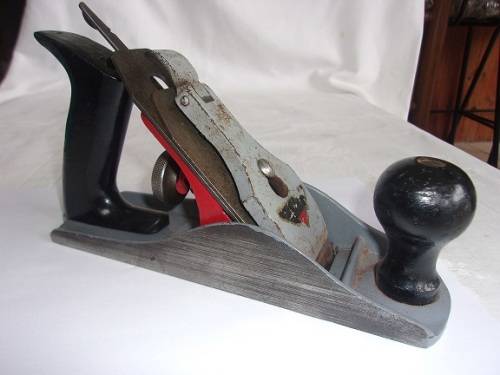 Vintage Millers Falls V-Line No. 302 bench plane - made in USA