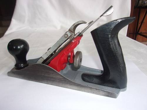 Vintage Millers Falls V-Line No. 302 bench plane - made in USA