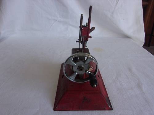 Vintage Straco red "Little Betty" toy sewing machine - W2