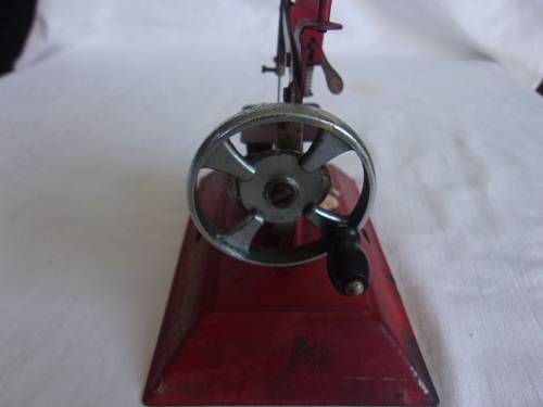 Vintage Straco red "Little Betty" toy sewing machine - W2