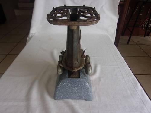 Vintage Beatrice No.33 single burner paraffin stove
