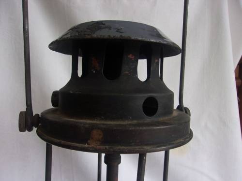 Rare WW2 Vapalux Model 300 kerosene pressure lantern for restoration